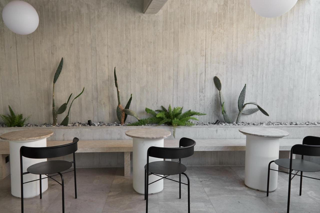 Alinea Primo Historic Center Aparthotel ลิมาซอล ภายนอก รูปภาพ